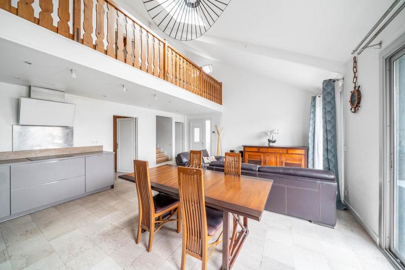 Maison - 166 m² - 5 pièces