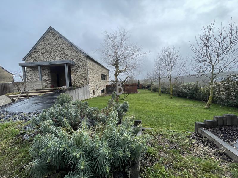 Maison - 230 m² - 6 pièces