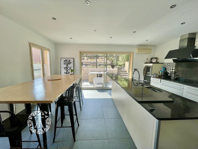 Villa - 190 m² - 5 pièces