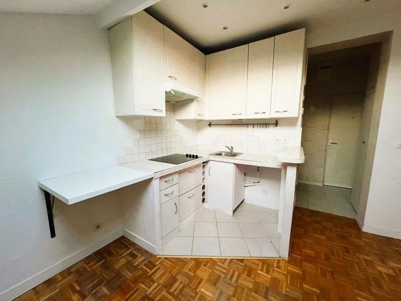 Studio - 30 m² - 1 pièce