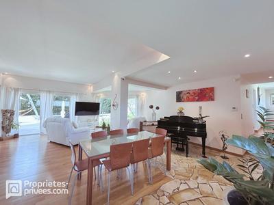 Maison - 200 m² - 5 pièces