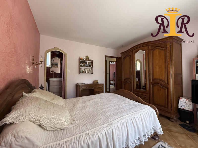 Maison traditionnelle - 169 m² - 7 pièces