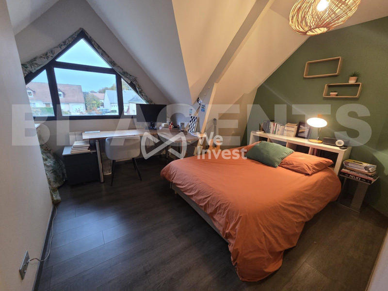 Maison - 180 m² - 9 pièces