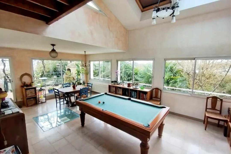 Maison - 346 m² - 15 pièces