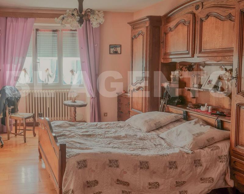 Maison - 320 m² - 11 pièces