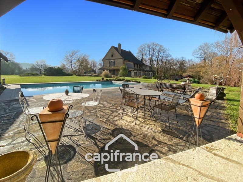 Maison - 318 m² - 8 pièces