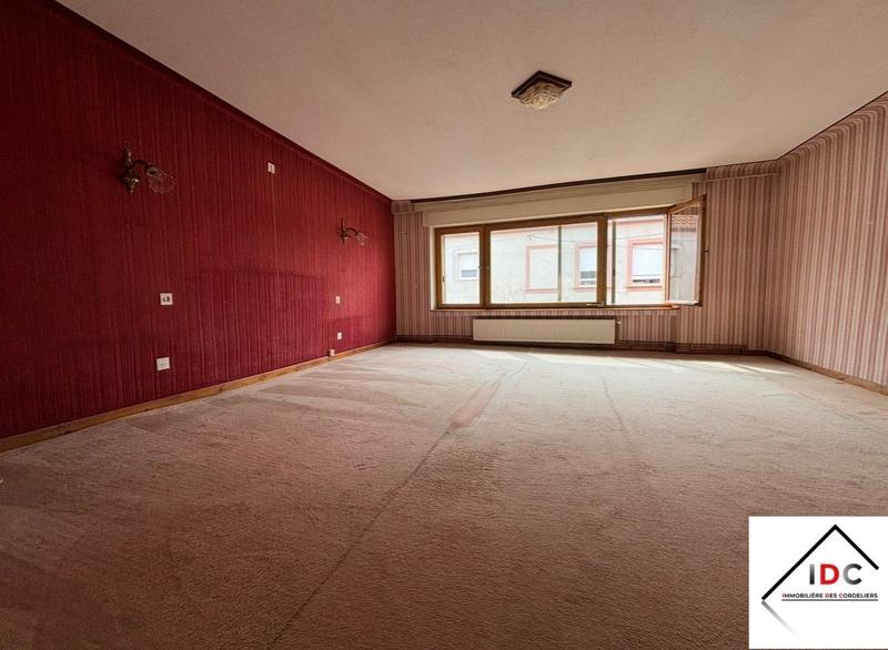 Maison - 202 m² - 6 pièces