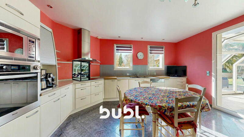 Maison - 259 m² - 11 pièces