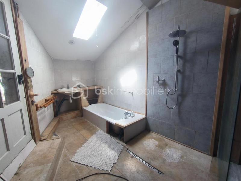 Maison - 200 m² - 8 pièces