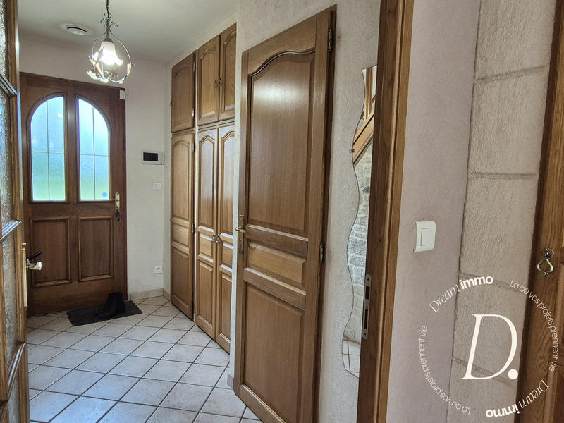 Maison traditionnelle - 109 m² - 6 pièces