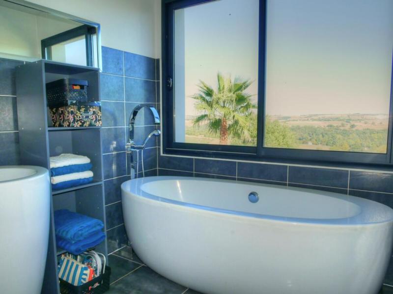 Maison - 200 m² - 4 pièces