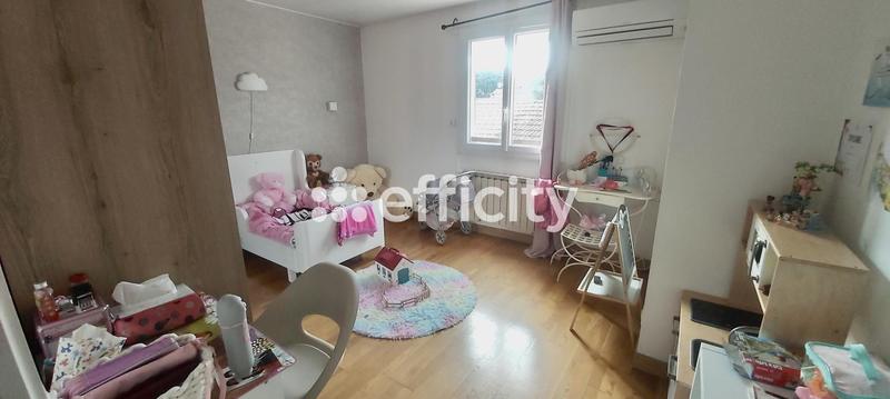 Villa - 185 m² - 6 pièces