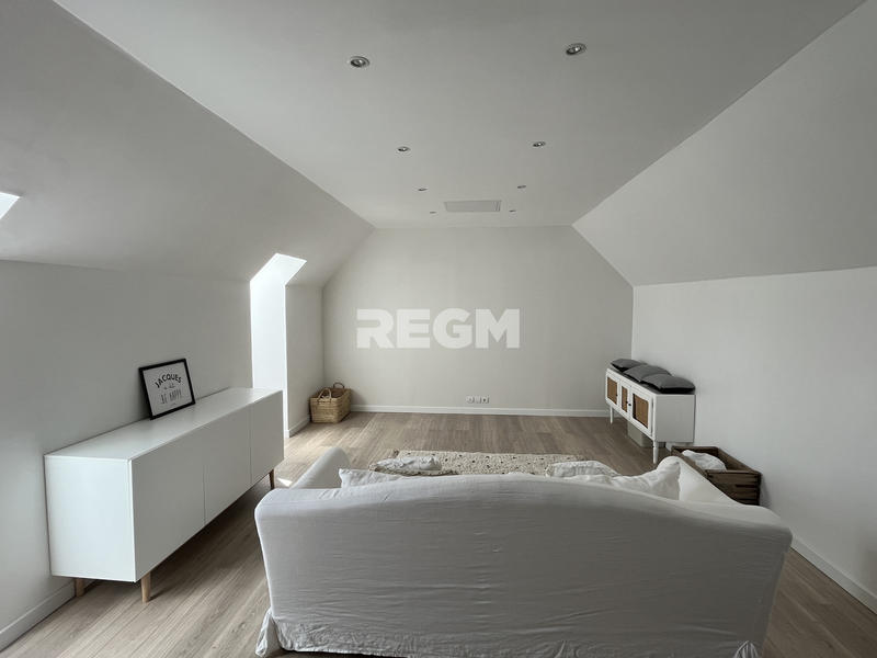 Maison - 166 m² - 6 pièces