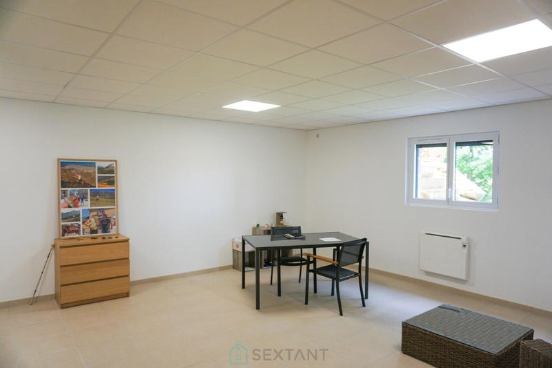 Maison - 220 m² - 6 pièces