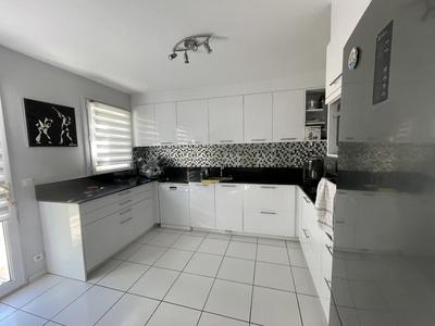 Maison - 200 m² - 6 pièces