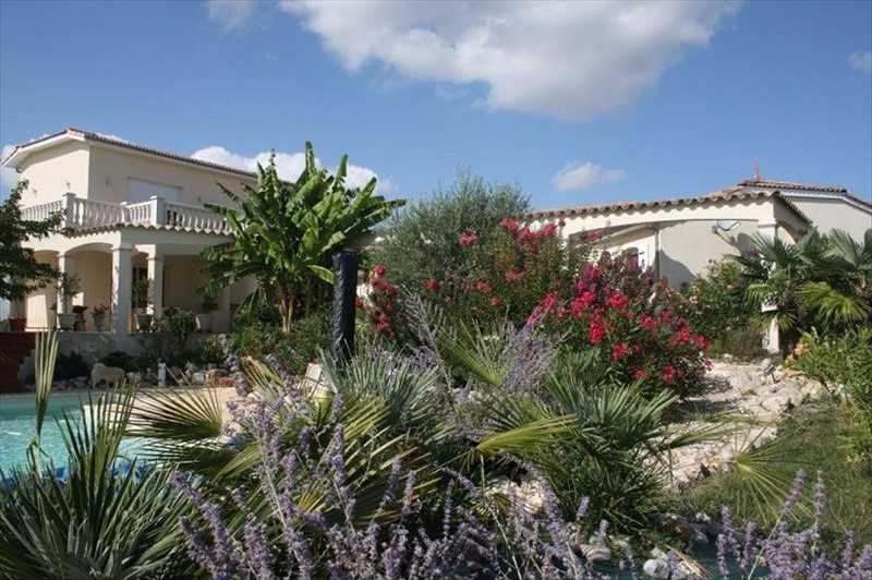 Maison - 299 m² - 7 pièces