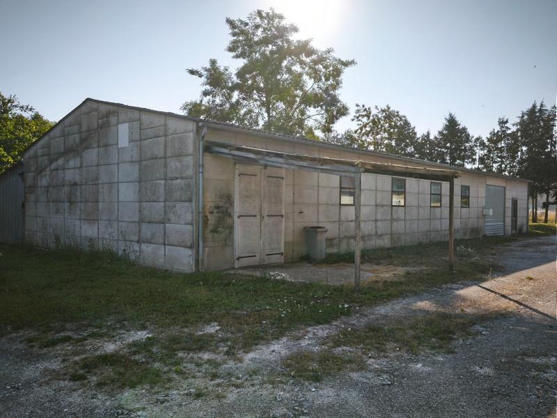 Local d'activité / Entrepôt - 464 m² - 9 pièces