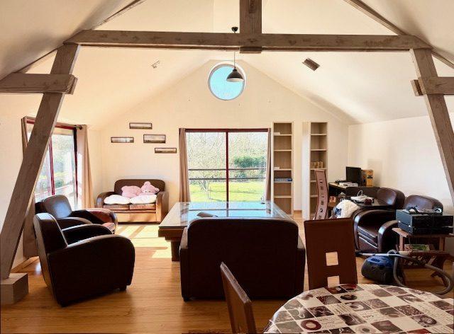 Maison - 260 m² - 9 pièces