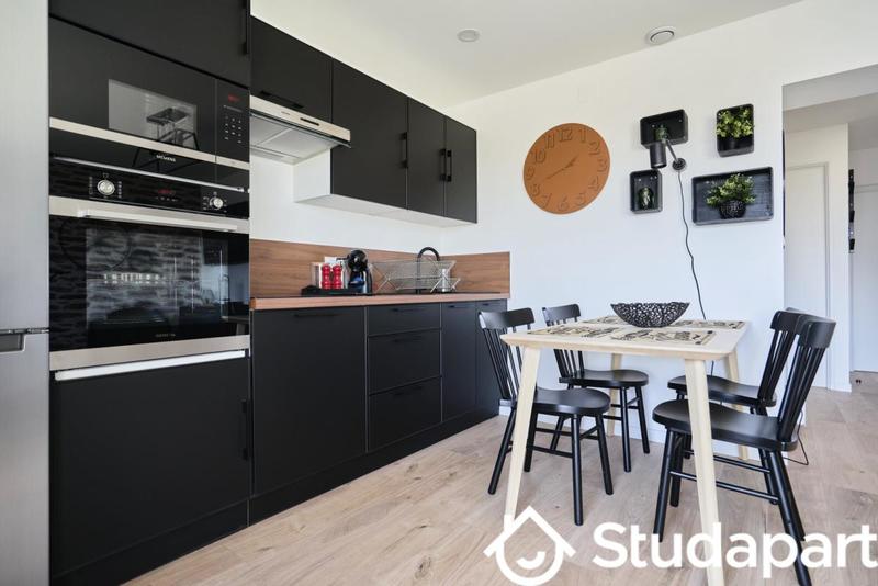 Chambre - 12 m² - 1 pièce