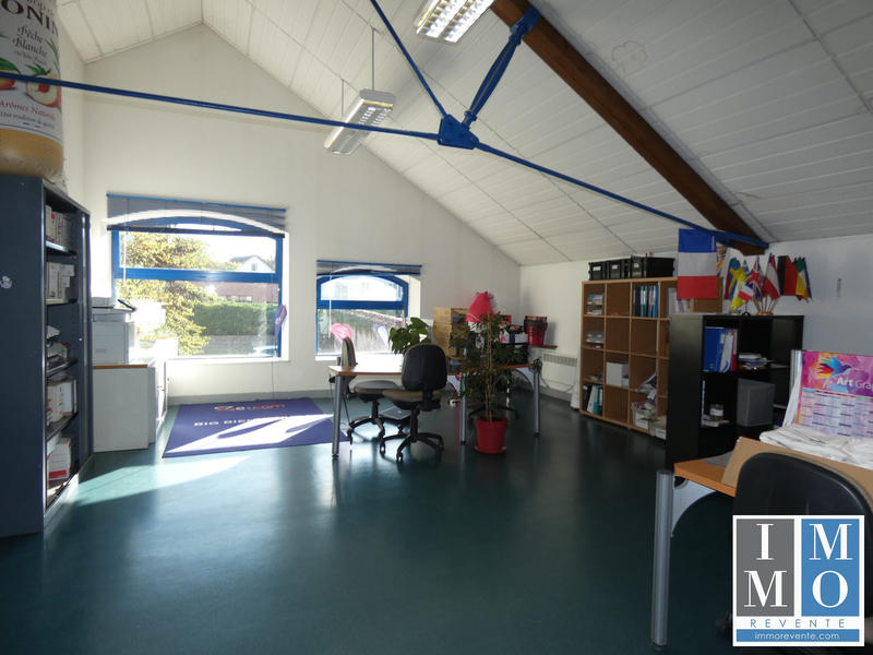 Local d'activités - 128 m² - 4 pièces