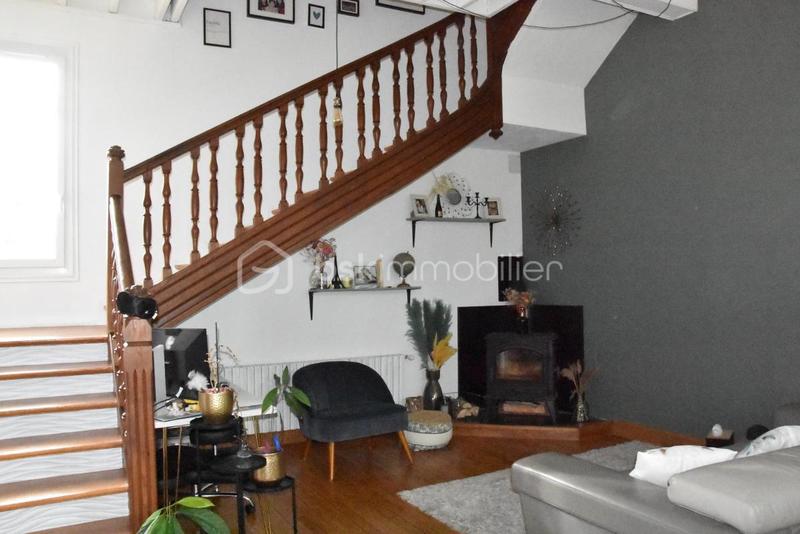 Demeure - 225 m² - 8 pièces