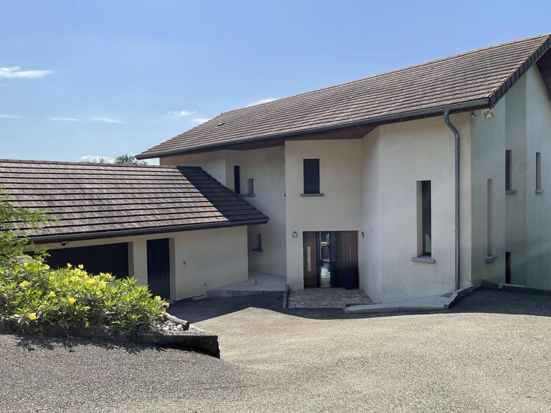 Maison - 204 m² - 5 pièces