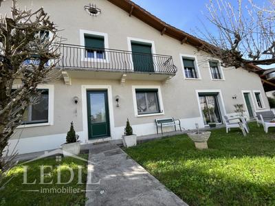 Propriété - 248 m² - 7 pièces