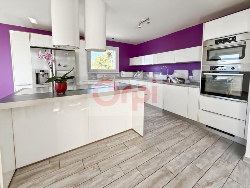 Villa - 273 m² - 8 pièces