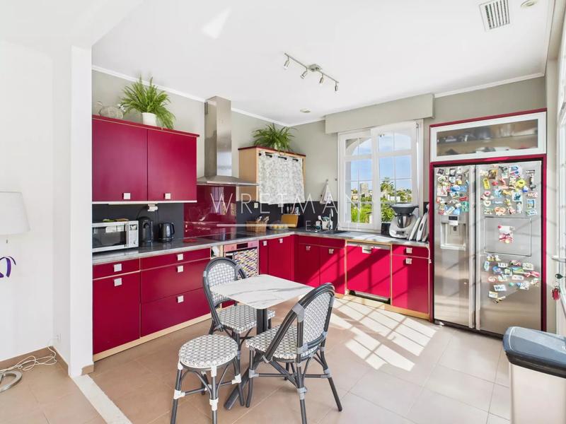 Maison - 183 m² - 5 pièces