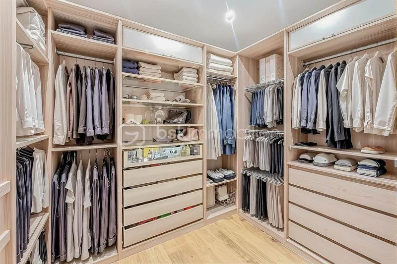 Maison - 213 m² - 6 pièces