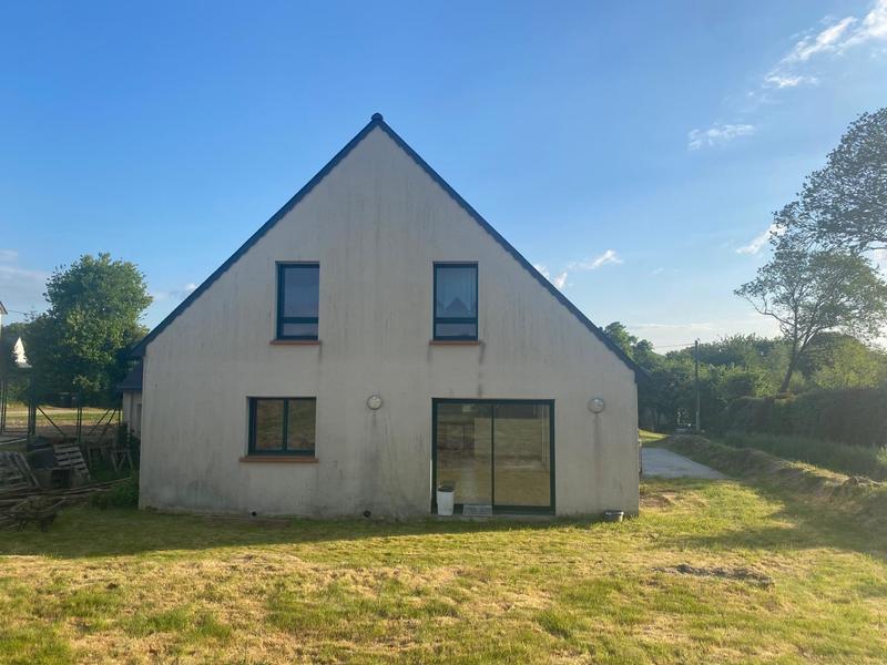 Maison - 180 m² - 7 pièces