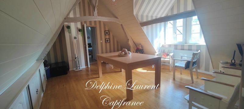 Maison traditionnelle - 232 m² - 7 pièces