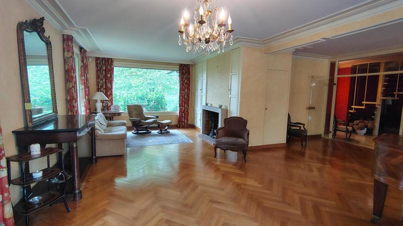 Maison - 300 m² - 10 pièces