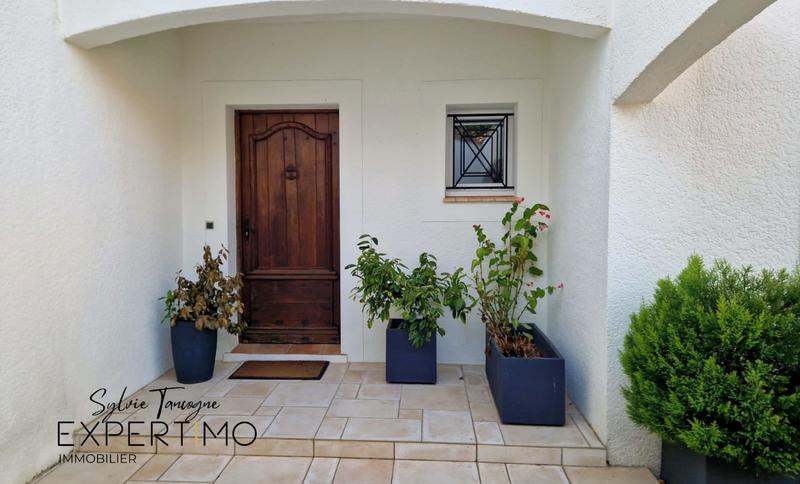 Maison - 212 m² - 6 pièces