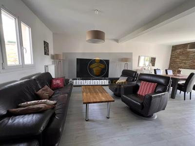 Maison - 90 m² - 5 pièces