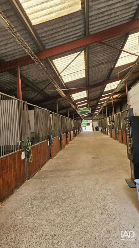 Local commercial - 8 310 m²