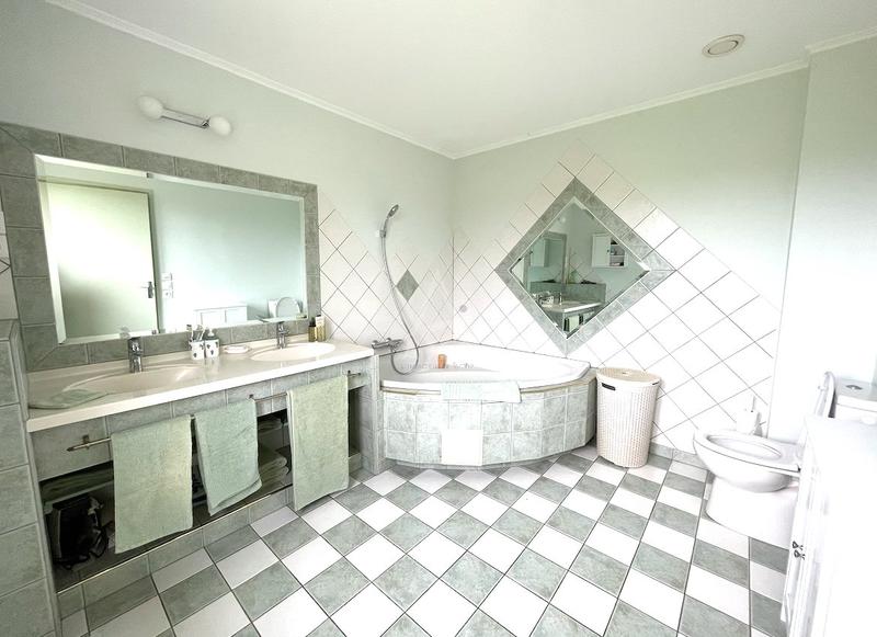 Haras - 250 m² - 11 pièces