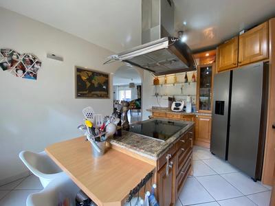 Maison - 175 m² - 9 pièces