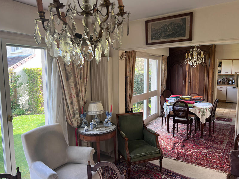 Maison - 240 m² - 6 pièces