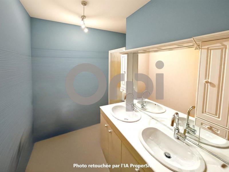 Maison - 241 m² - 6 pièces