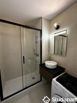 Chambre - 9 m² - 1 pièce