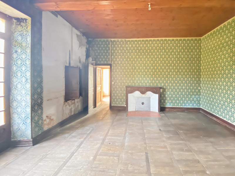 Maison - 327 m² - 6 pièces