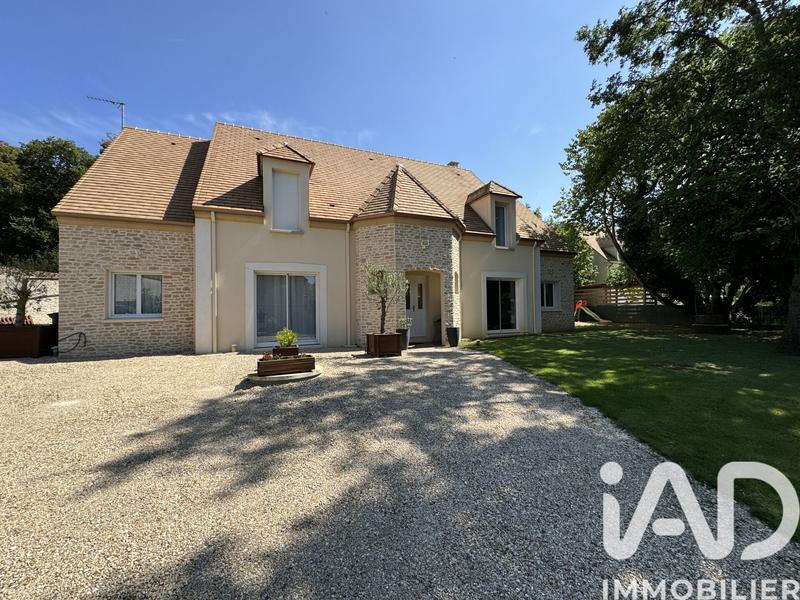 Maison - 255 m² - 10 pièces