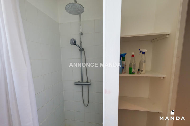 Chambre - 10 m² - 5 pièces