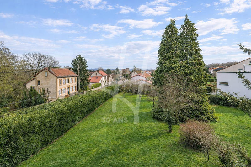 Maison - 226 m² - 7 pièces