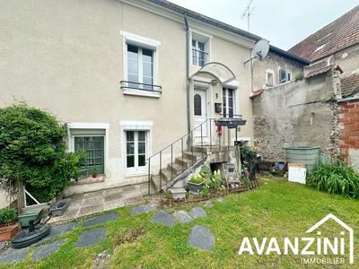 Maison - 93 m² - 4 pièces