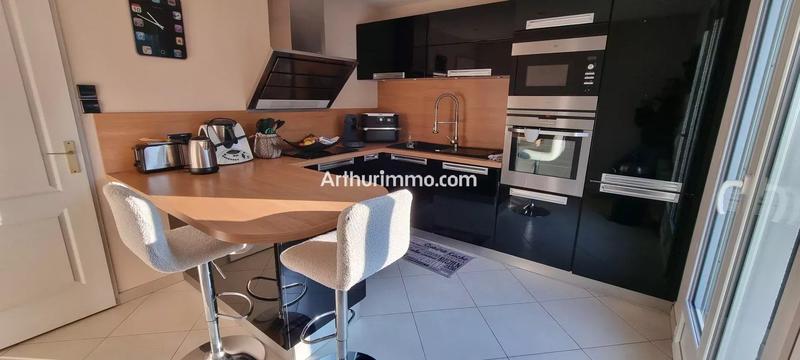 Maison - 180 m² - 8 pièces