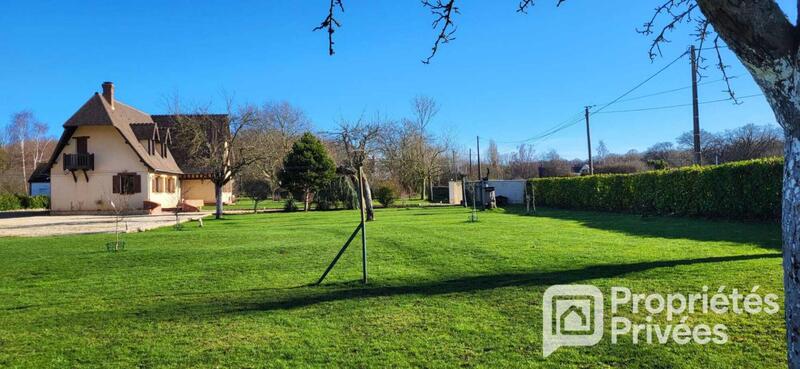 Maison - 215 m² - 9 pièces