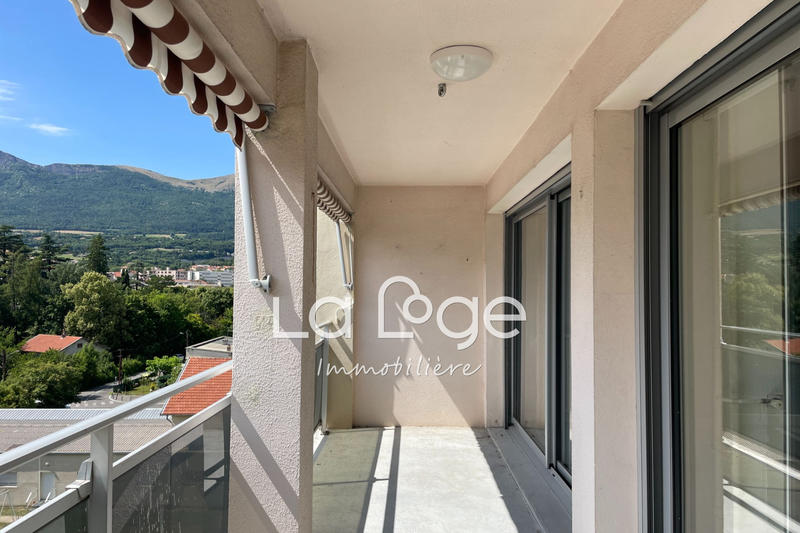 Appartement - 93 m² - 4 pièces