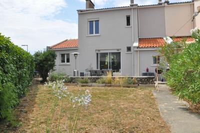 Maison - 94 m² - 5 pièces